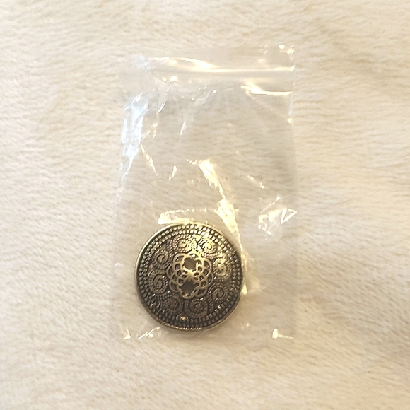 Kristian Alfonso NWOT's Women's Peacoat with Gold Button Accents Sz Med - Picture 6 of 9